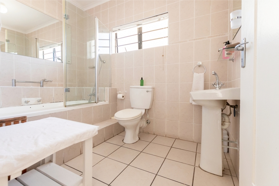 8 Bedroom Property for Sale in Country Club Western Cape
